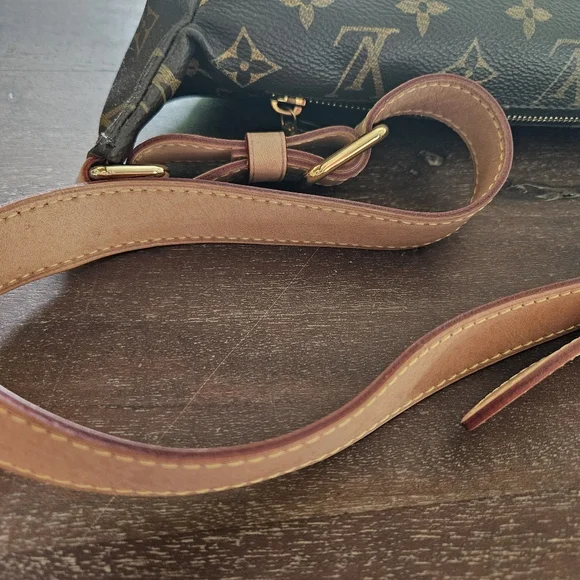 SOLD Louis Vuitton Monogram Bumbag - Picture 9 of 16